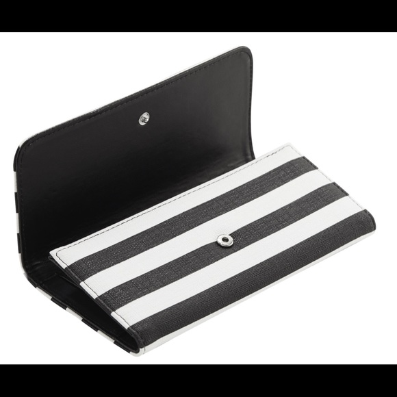 ⚓️ 2/ $50⚓️ Black & White Striped Wallet - Picture 7 of 8